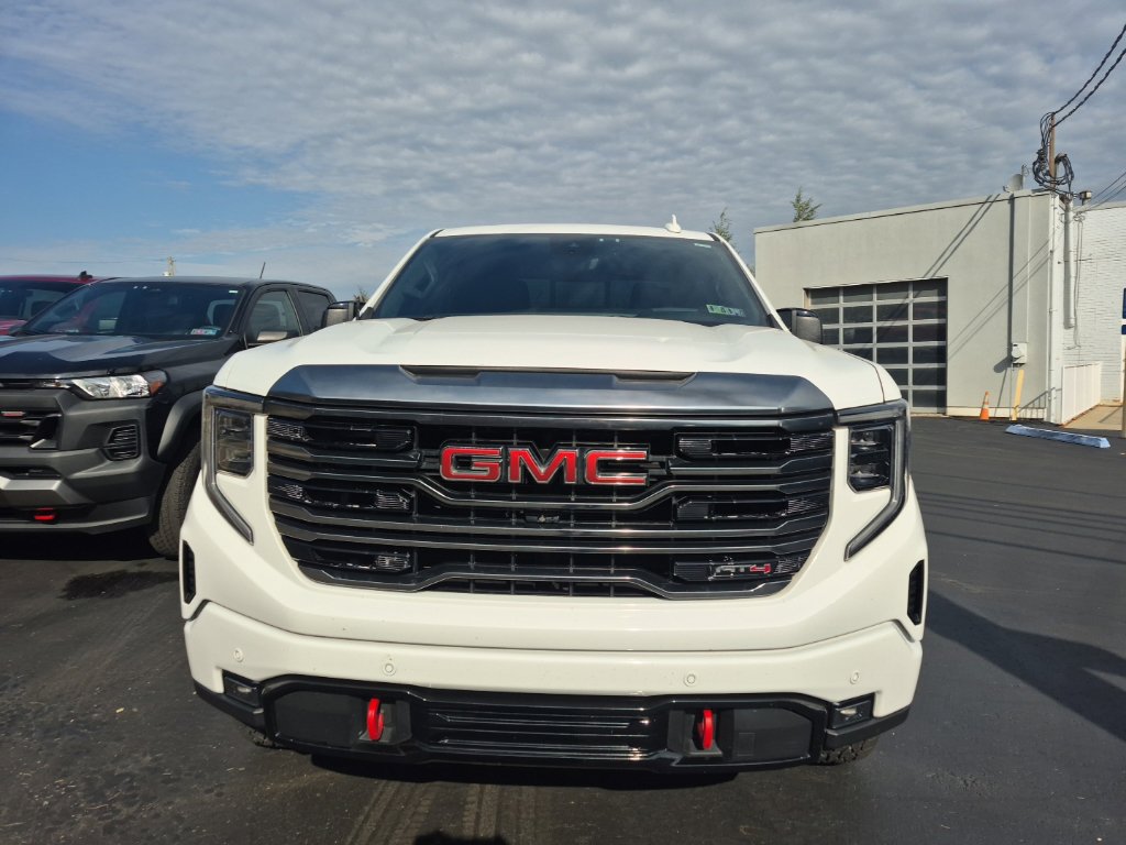 Used 2023 GMC Sierra 1500 AT4 w/ AT4 Premium Package AWD/4WD image 2