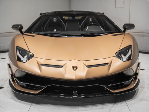 Used 2021 Lamborghini Aventador SVJ AWD/4WD image 4