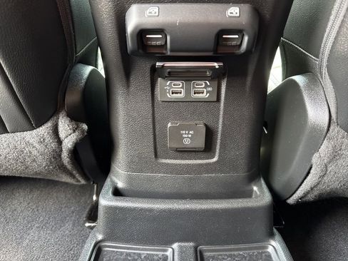 Used 2018 Jeep Wrangler Unlimited Sahara image 24