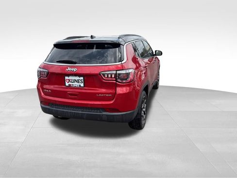 Used 2025 Jeep Compass Limited AWD/4WD image 10