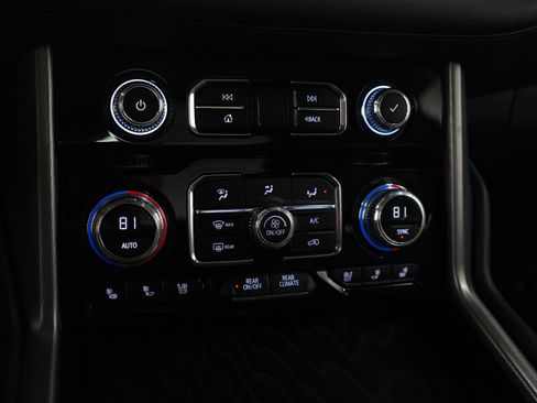 Used 2023 GMC Yukon Denali AWD/4WD image 24