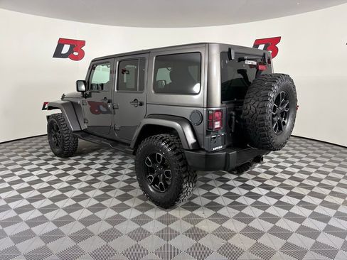 Used 2017 Jeep Wrangler Unlimited Sahara image 4