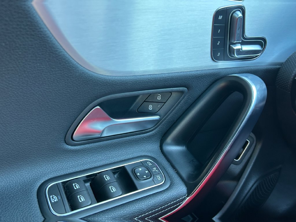 Used 2025 Mercedes-Benz CLA 250 image 31