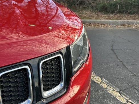 Used 2019 Jeep Compass Latitude image 13