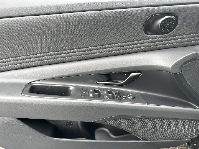 New 2026 Hyundai Elantra SEL FWD image 35