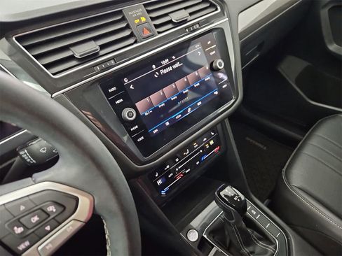 Certified 2022 Volkswagen Tiguan SE image 27