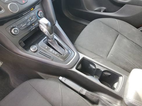 Used 2016 Ford Focus SE FWD image 24