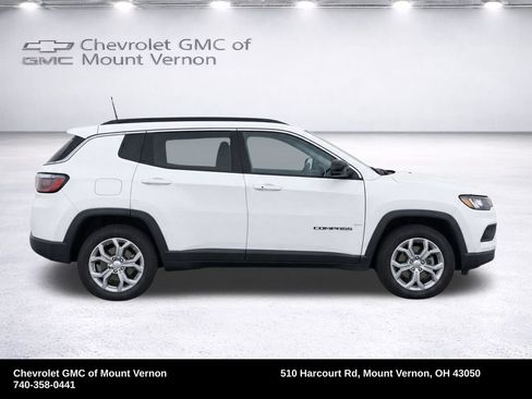 Used 2024 Jeep Compass Latitude AWD/4WD image 40