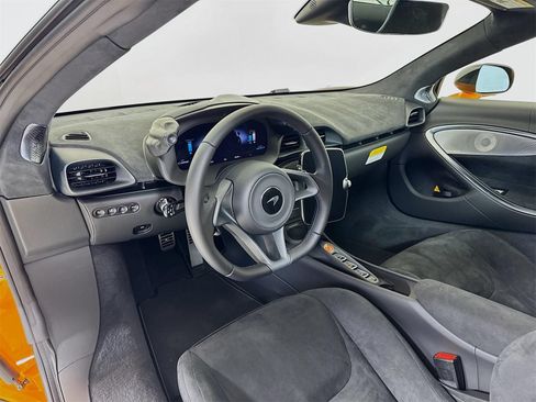 Used 2025 McLaren Artura Spider RWD image 9