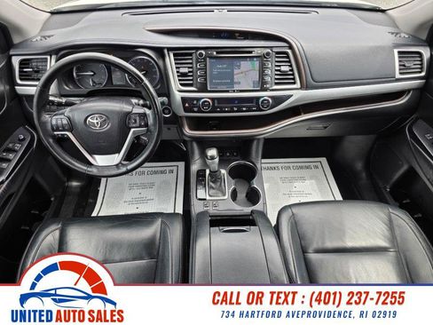 Used 2015 Toyota Highlander XLE AWD/4WD image 14