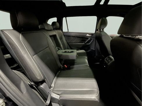 Used 2025 Volkswagen Jetta SE w/ Sunroof Package image 19