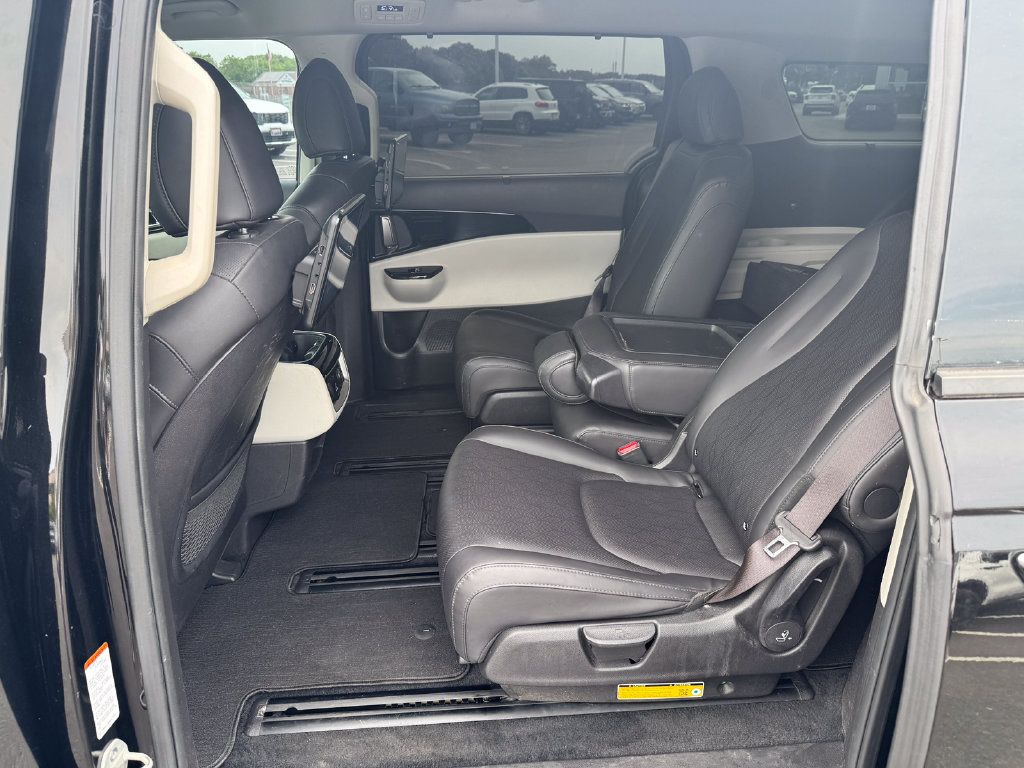 Used 2024 Kia Carnival SX FWD image 36