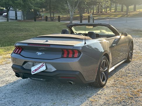 Used 2025 Ford Mustang Premium RWD image 5