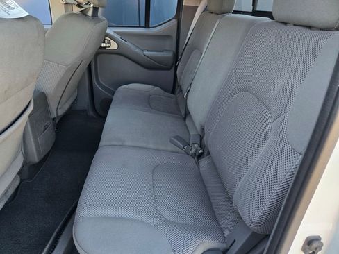 Used 2019 Nissan Frontier SV w/ Value Truck Package AWD/4WD image 13