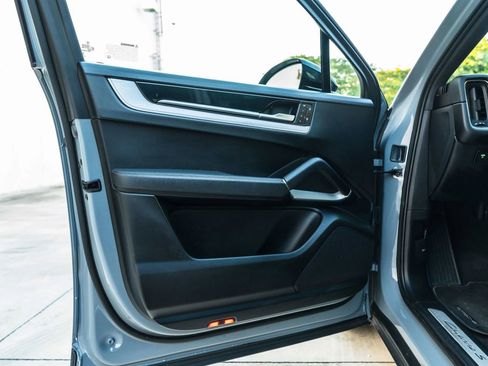 Used 2024 Porsche Cayenne S image 30