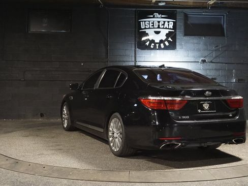 Used 2016 Kia K900 Luxury RWD image 4