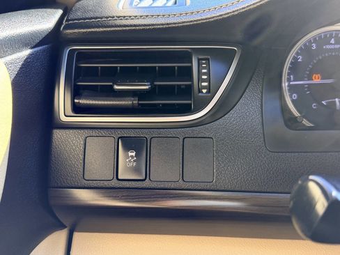 Used 2017 Toyota Camry LE image 24