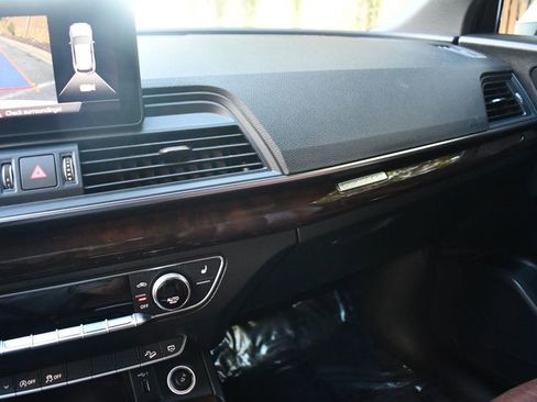 Used 2019 Audi Q5 2.0T Premium image 26