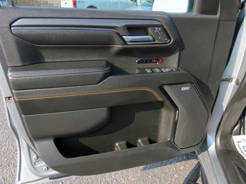 Used 2023 GMC Sierra 1500 AT4 w/ AT4 Premium Package AWD/4WD image 10