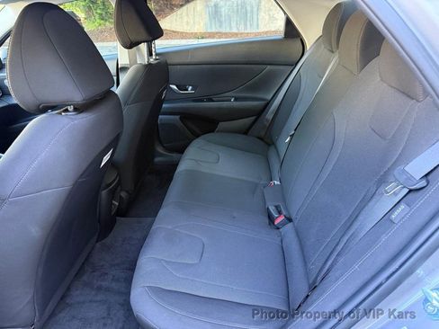 Used 2024 Hyundai Elantra SE FWD image 14