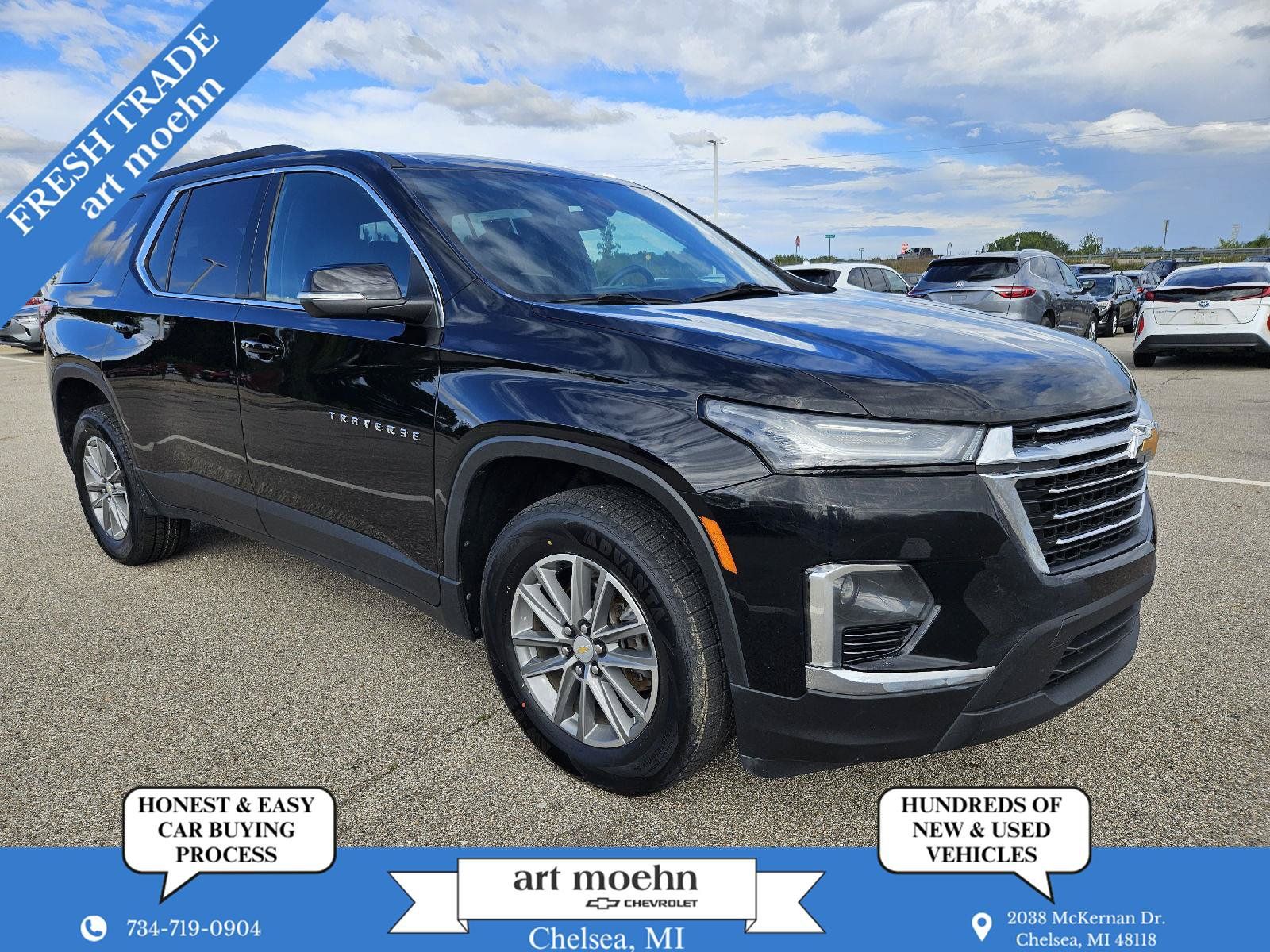 Used 2023 Chevrolet Traverse LT FWD image 1