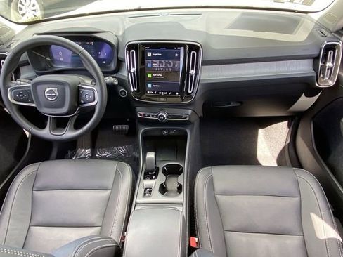 Certified 2025 Volvo XC40 B5 Core w/ Protection Package Premier image 16