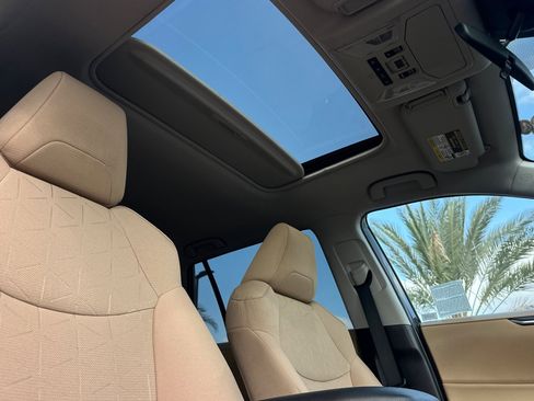 Used 2022 Toyota RAV4 XLE w/ Convenience Package image 21