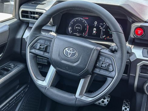 Used 2025 Toyota Tacoma TRD Sport AWD/4WD image 15