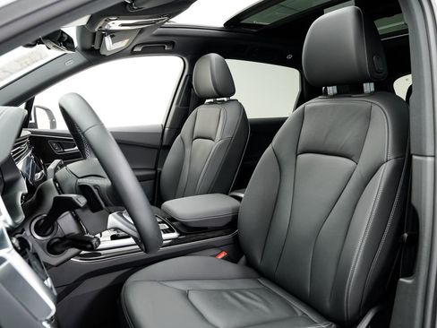 Certified 2025 Audi Q7 3.0T Premium w/ Convenience Package image 5