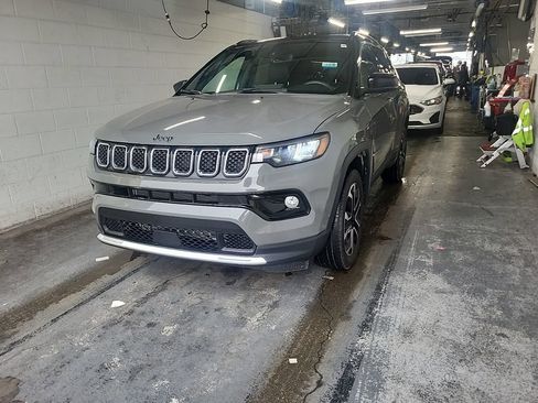 Used 2023 Jeep Compass Limited w/ Sun and Sound Group AWD/4WD image 1
