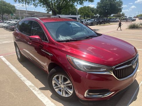 Used 2018 Buick Enclave Essence FWD image 1