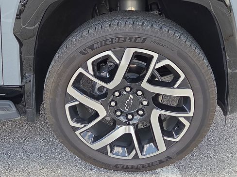 New 2025 Chevrolet Silverado EV RST image 7