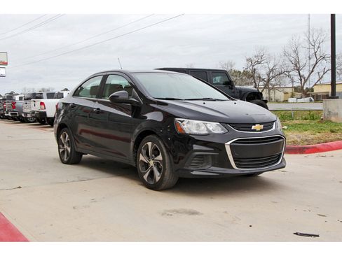 Used 2019 Chevrolet Sonic Premier image 2