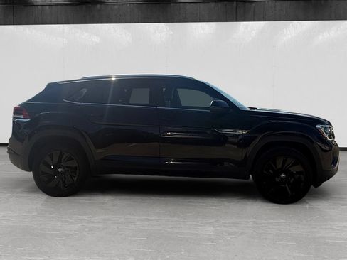 Used 2024 Volkswagen Atlas Cross Sport SE FWD image 6