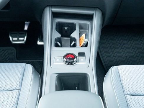 New 2026 Volkswagen Tiguan SE R-Line image 32