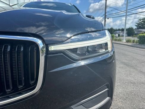 Used 2021 Volvo XC60 T5 Momentum w/ Climate Package AWD/4WD image 8