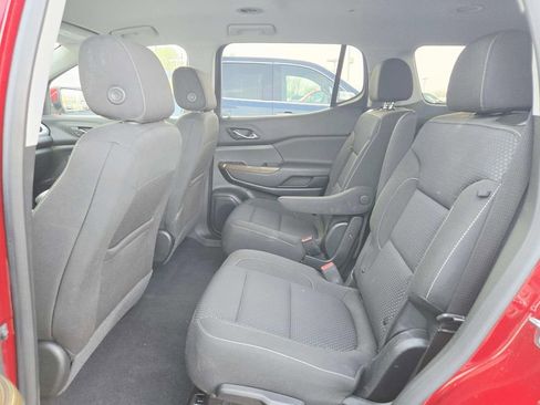 Used 2023 GMC Acadia SLE w/ Driver Convenience Package image 13