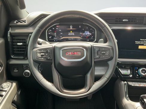 Used 2024 GMC Sierra 1500 AT4 w/ Technology Package AWD/4WD image 9