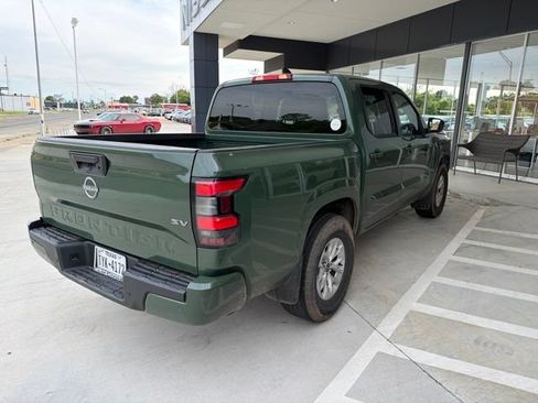 Used 2024 Nissan Frontier SV w/ Technology Package RWD image 4