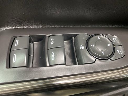 Used 2020 GMC Acadia SLT w/ Driver Alert Package II image 31