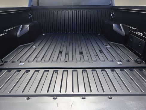 Certified 2022 Toyota Tacoma SR5 w/ Technology Package image 16