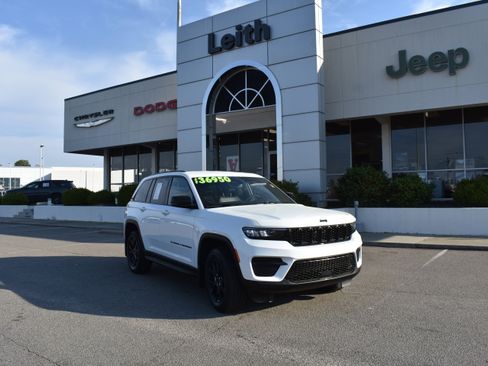 Used 2024 Jeep Grand Cherokee Altitude image 1