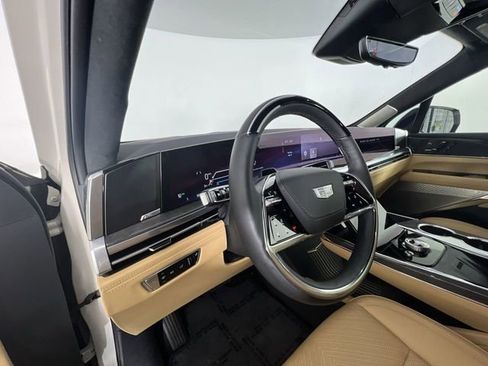 Certified 2026 Cadillac Escalade IQ Luxury 2 AWD/4WD image 10