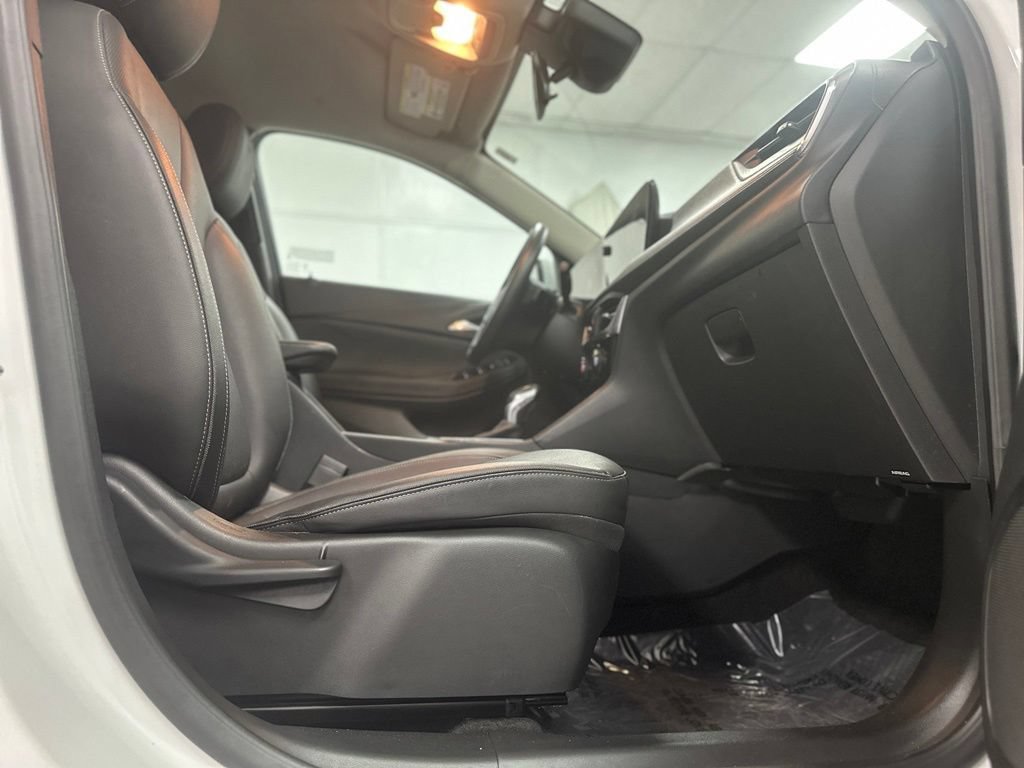 Used 2024 Buick Encore GX Sport Touring FWD image 21