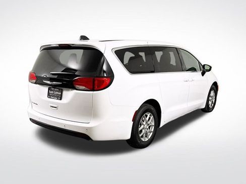 New 2026 Chrysler Voyager LX image 7