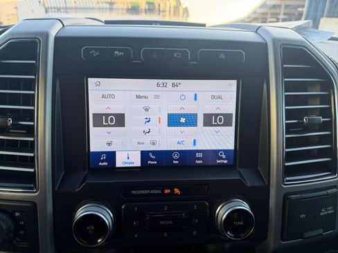 Used 2019 Ford F150 Platinum w/ Equipment Group 701A Luxury AWD/4WD image 24
