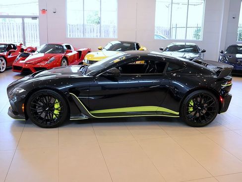Used 2023 Aston Martin V12 Vantage RWD image 3