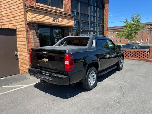Used 2011 Chevrolet Avalanche LT AWD/4WD image 9