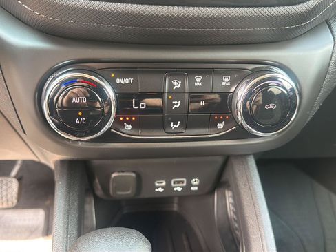 Used 2023 Chevrolet TrailBlazer LT w/ Convenience Package AWD/4WD image 26