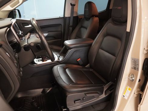 Used 2022 Chevrolet Colorado ZR2 AWD/4WD image 3